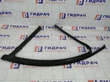 Уплотнитель стекла переднего правого Renault Fluence 803300028R