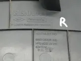 Накладка консоли правая Renault Fluence 689311570R