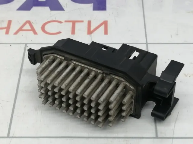 Резистор отопителя Renault Fluence 271502874R