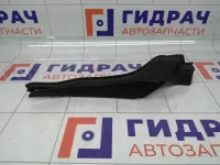 Накладка решетки стеклоочистителя правая Renault Fluence 668620027R