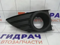 Рамка противотуманной фары правая Renault Fluence 263310006R