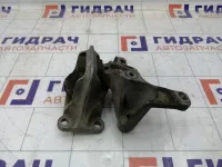 Опора двигателя правая Renault Fluence 112100014R
