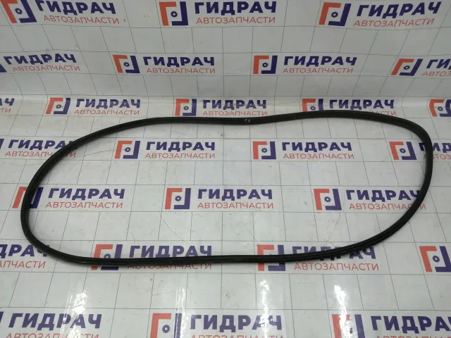 Уплотнитель двери передней правой Renault Fluence 808320004R