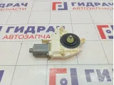 Моторчик стеклоподъемника задний правый Renault Fluence 827300013R