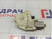 Моторчик стеклоподъемника заднего правого Renault Fluence 827300013R