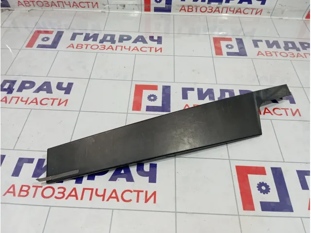Накладка двери передней правой Renault Fluence 802847982R