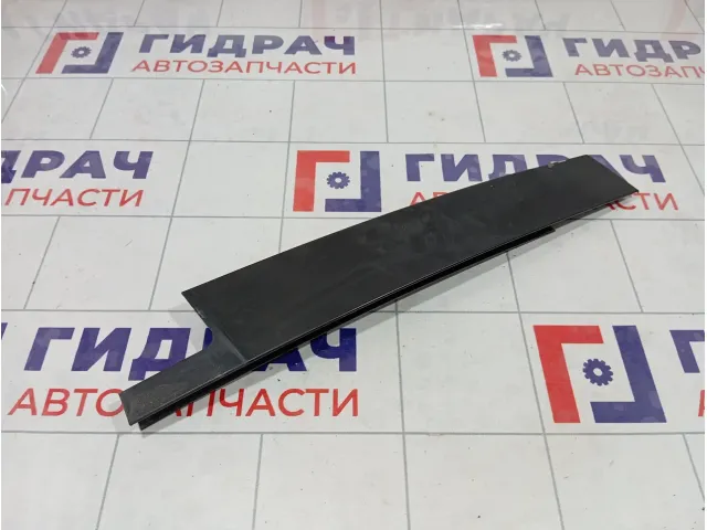 Накладка двери задней левой Renault Fluence 822824206R