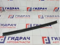 Уплотнитель стекла переднего правого Renault Fluence 803300029R