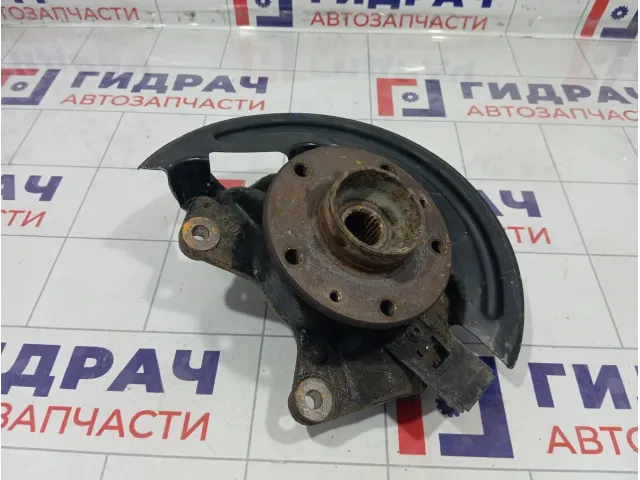Кулак поворотный передний левый Renault Fluence 400150083R