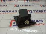 Дефлектор воздушный правый Renault Fluence 687606450R