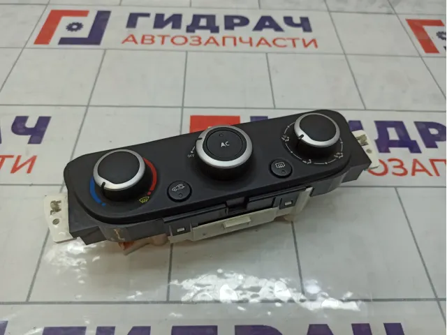 Блок управления отопителем (печкой) Renault Fluence 275105840R