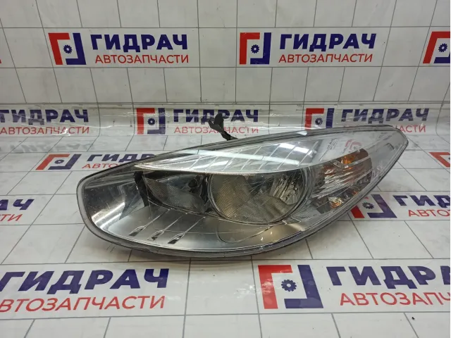 Фара левая Renault Fluence 260608656R