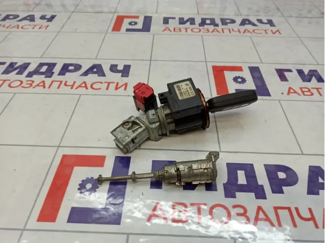 Замок зажигания Renault Fluence 7701208408