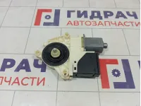 Моторчик стеклоподъемника заднего правого Renault Fluence 827306548R