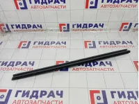 Уплотнитель стекла переднего левого Renault Fluence 803310030R