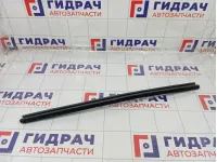 Уплотнитель стекла переднего правого Renault Fluence 803300029R