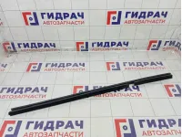 Уплотнитель стекла заднего правого Renault Fluence 823300027R
