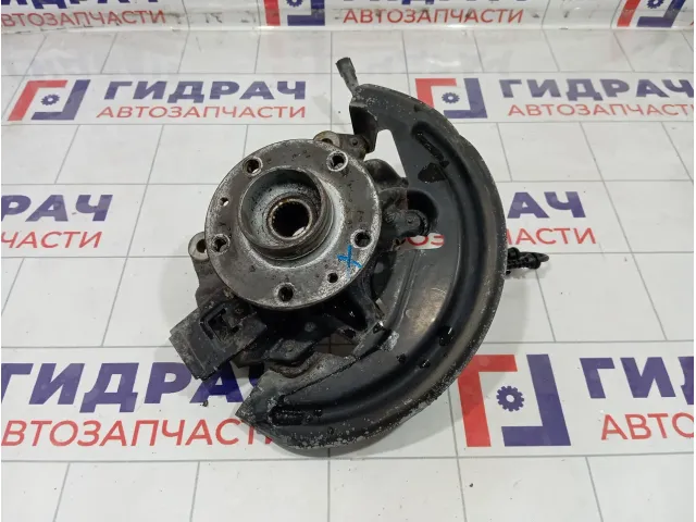 Кулак поворотный передний левый Renault Fluence 400150083R