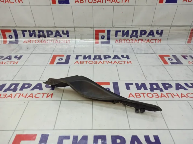 Накладка решетки стеклоочистителя правая Renault Fluence 668620027R
