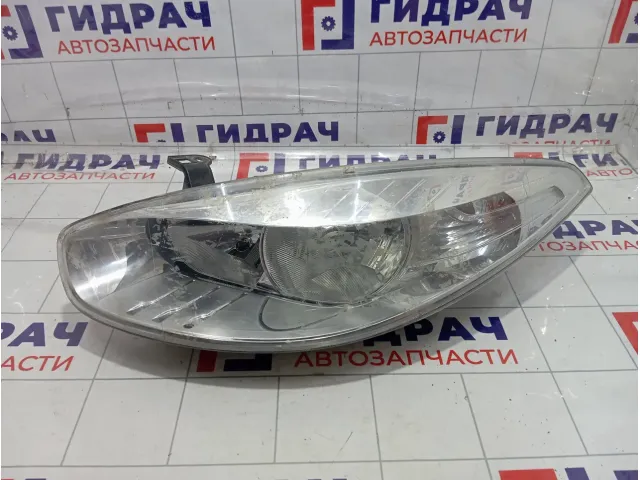 Фара левая Renault Fluence 260608656R