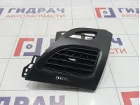 Дефлектор воздушный правый Renault Fluence 687606450R