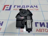 Моторчик стеклоподъемника передний правый Renault Fluence 807301111R
