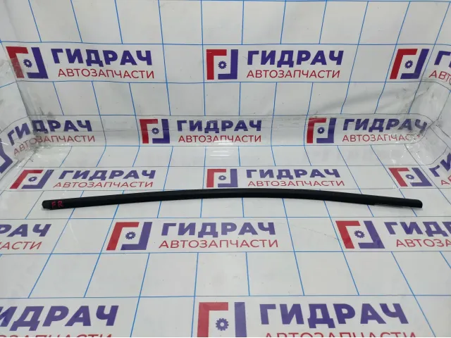 Накладка стекла переднего правого Renault Fluence 808200162R