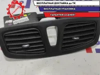 Дефлектор воздушный центральный Renault Fluence 682600047R.