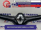 Решетка радиатора Renault Fluence 622561821R. В сборе.