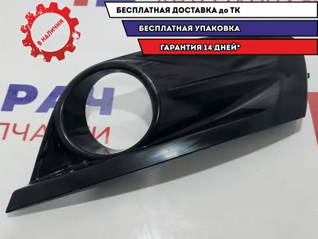 Решетка в бампер правая Renault Fluence 261A23884R.