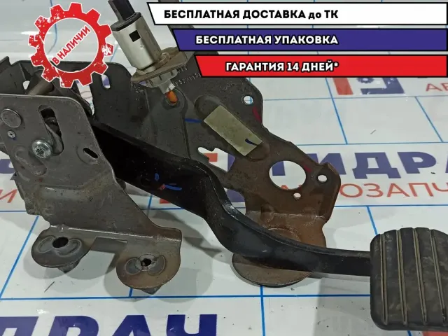 Педаль тормоза Renault Fluence 465010021R.