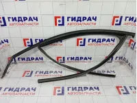 Уплотнитель стекла переднего левого Renault Kaptur 803317044R