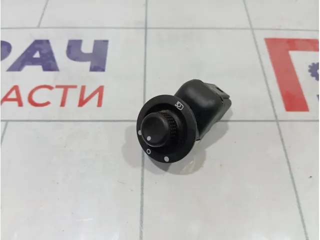 Переключатель регулировки зеркал Renault Kaptur 8200676529