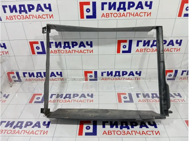 Дефлектор радиатора Renault Kaptur 215597164R