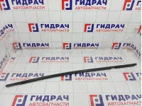 Накладка стекла переднего левого Renault Kaptur 808213183R