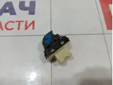 Кнопка стеклоподъемника заднего правого Renault Kaptur 254218614R