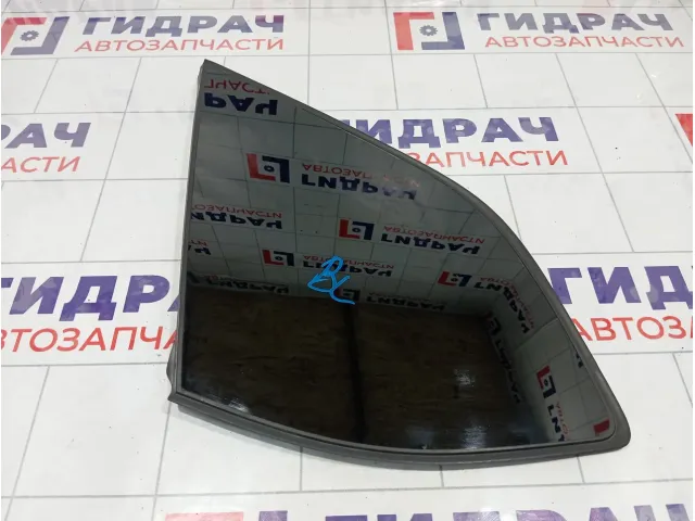 Стекло кузовное глухое (форточка) левое Renault Kaptur 833075217R