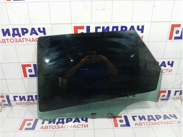 Стекло двери задней левой Renault Kaptur 823018084R