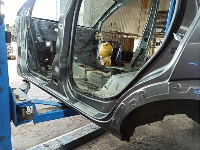 Порог со стойкой левый Renault Kaptur 764137124R