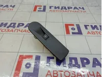 Кнопка стеклоподъемника переднего правого Renault Kaptur 254218614R