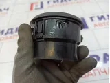 Дефлектор воздушный в торпедо Renault Kaptur 687605350R
