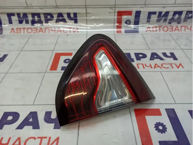 Фонарь задний внутренний правый Renault Kaptur 265501712R