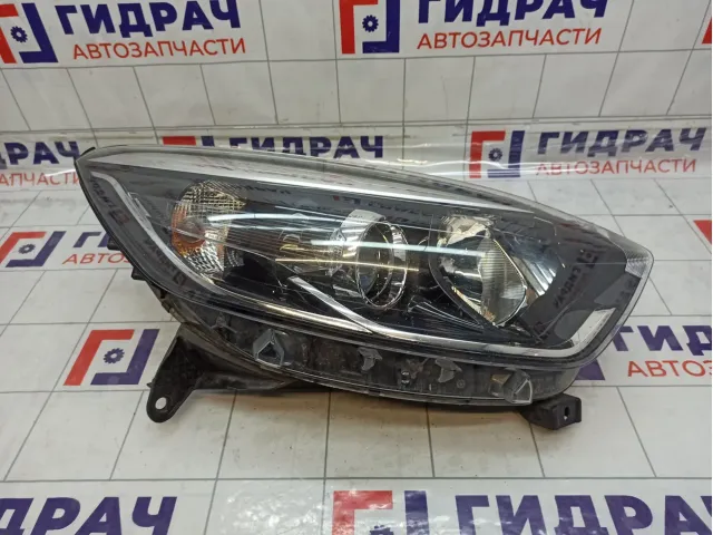Фара правая Renault Kaptur 260108765R