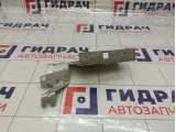 Кронштейн крепления крыла правый Renault Kaptur 631462198R