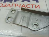 Петля капота левая Renault Kaptur 654018586R