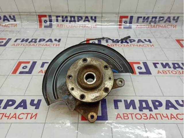 Кулак поворотный передний правый Renault Kaptur 8200881829