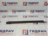Уплотнитель стекла переднего левого Renault Kaptur 803314772R