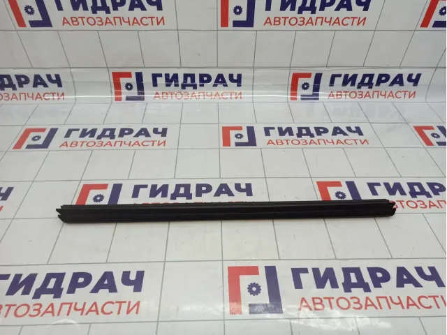 Уплотнитель стекла заднего правого Renault Kaptur 823309602R