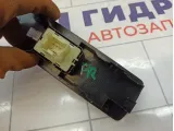 Кнопка стеклоподъемника переднего правого Renault Kaptur 254218614R
