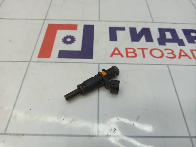 Форсунка инжекторная электрическая Renault Kaptur 166008992R